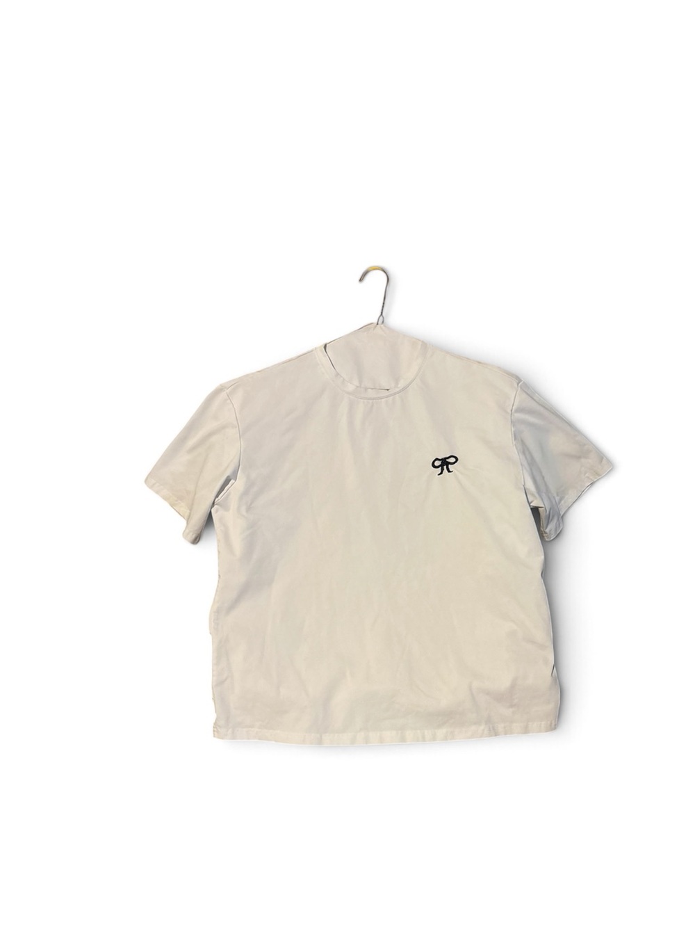 Kids Cream Short-Sleeve Tee with Small Black Bow Embroidered button center